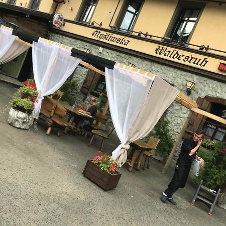 Zajazd Mysliwska Walidrogi Exteriör bild